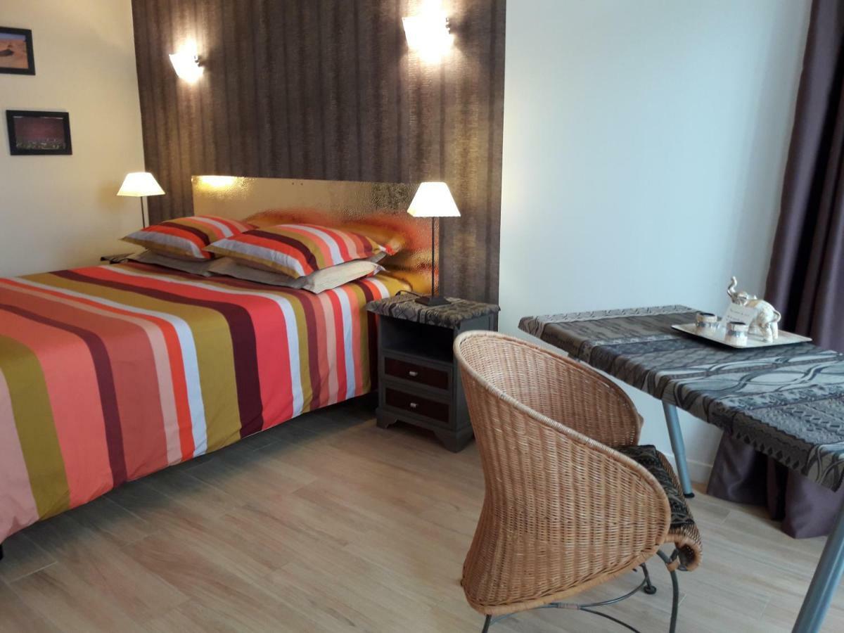グロルーヴル La Passacaille Bed & Breakfast エクステリア 写真